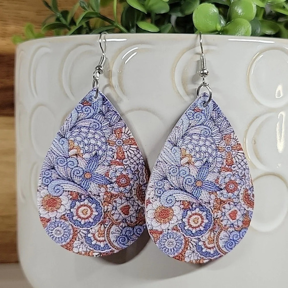 Forget-me-not Paisley Leather Drop Earrings - Picture 1 of 6